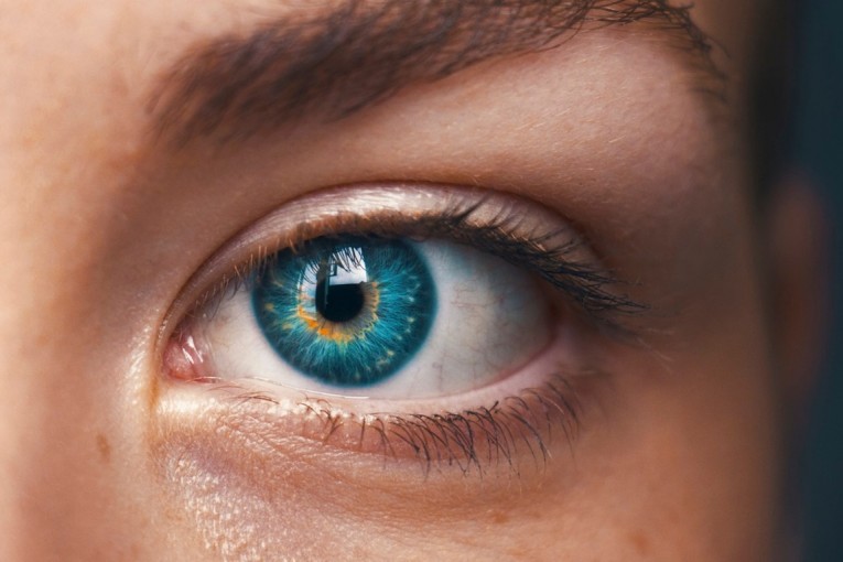 Особливості вибору контактних лінз: зручність і безпека для вашого зору