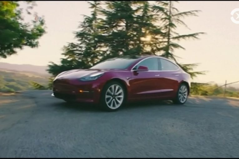 Tesla приступила к серийному производству бюджетной модели