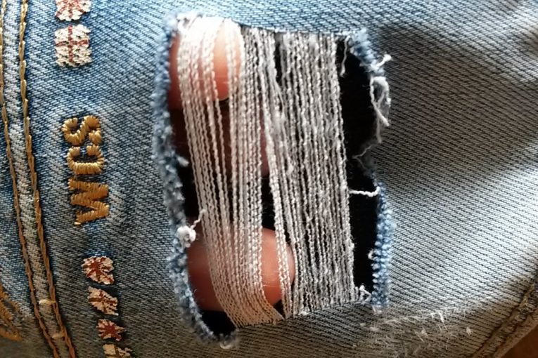 Как красиво порвать джинсы | DIY