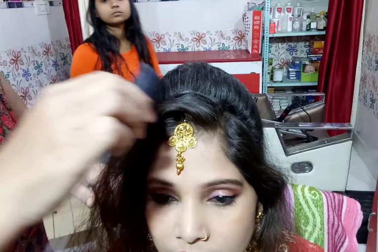 How to set maang tikka / Four roll bun simple and easy hairstyle