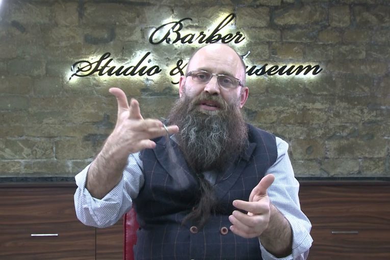 BARBER STUDIO & MUSEUM TARİXİ KÖHNƏ ÜLGÜCLƏR