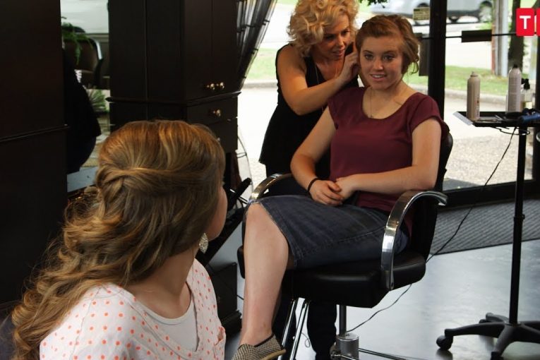 See Joy and Kendra Try Fancy Wedding Hairstyles | Counting On