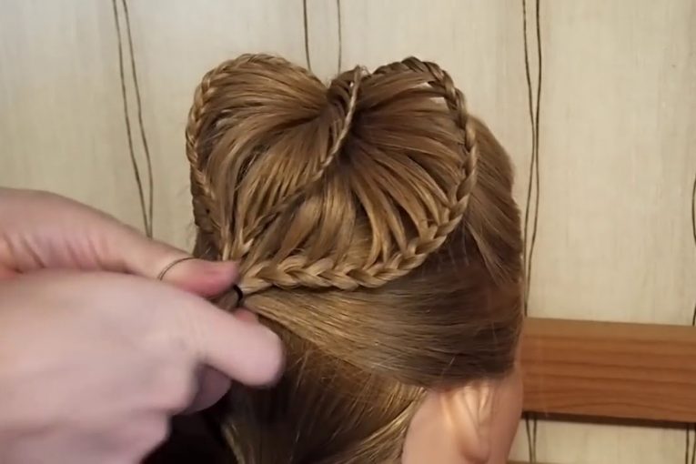 ❤ Прическа на средние и длинные волосы ❤  Сердце из волос Hairstyle